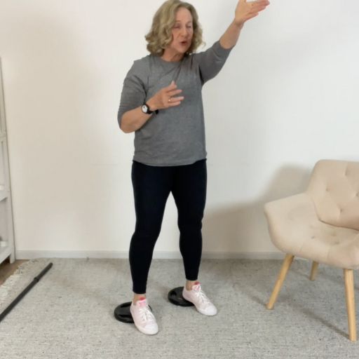 freestanding squat 13