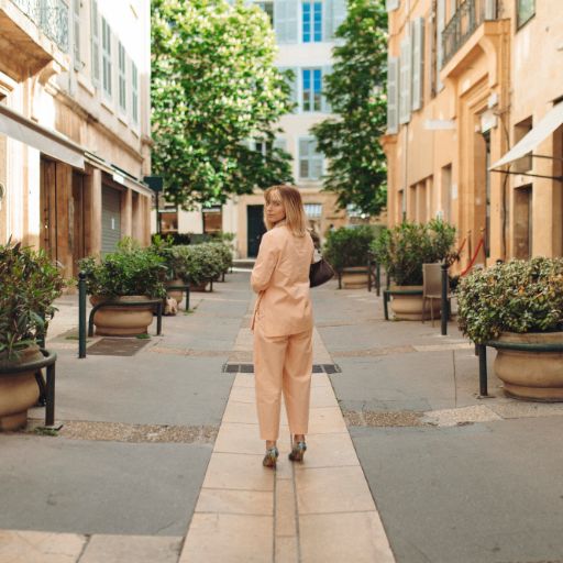 woman turn around